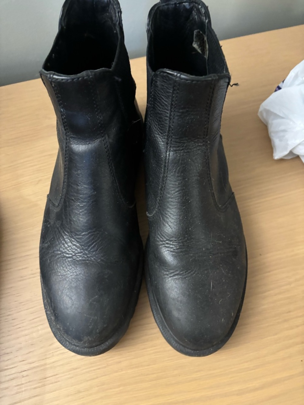 Dr. Martens Men's Black Leather Chukka Boots